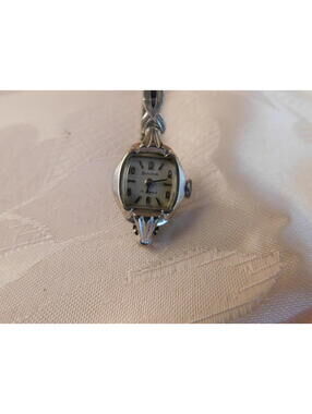 Vintage Bulova 17 Jewels M5 10k RGP Bezel x573914 Working Ladies Watch 1960's